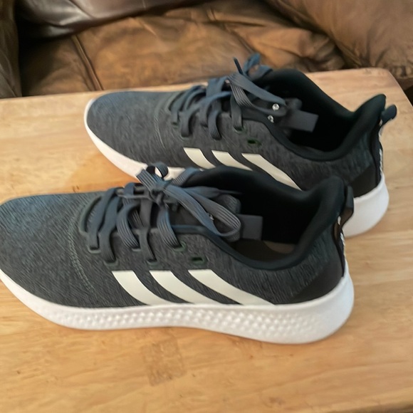 Women’s adidas sneakers size 8.5 dark green and white - Picture 2 of 6